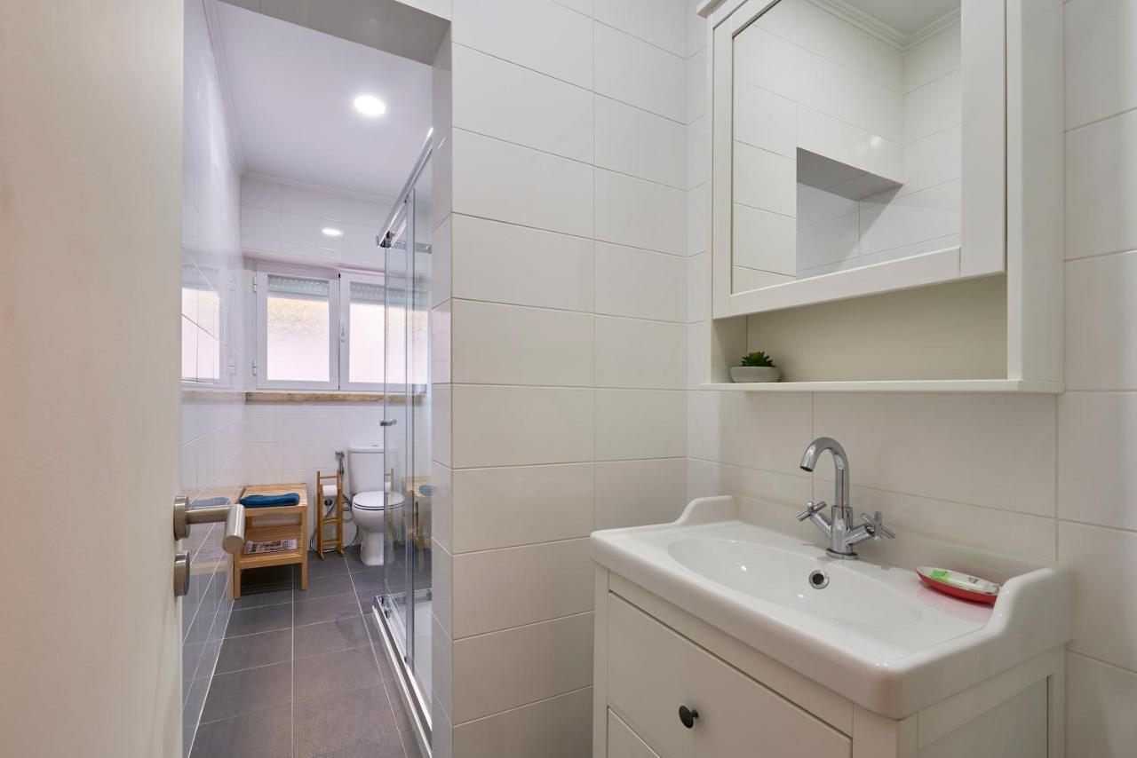Belém Light Filled Apt With Patio, By TimeCooler Lisboa Exterior foto